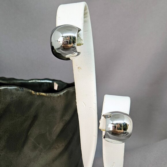 Silver tone, Wide Hoop, Post Earrings by Sarah Coventry Vintage (90s)  - 1/2" - Picture 5 of 8